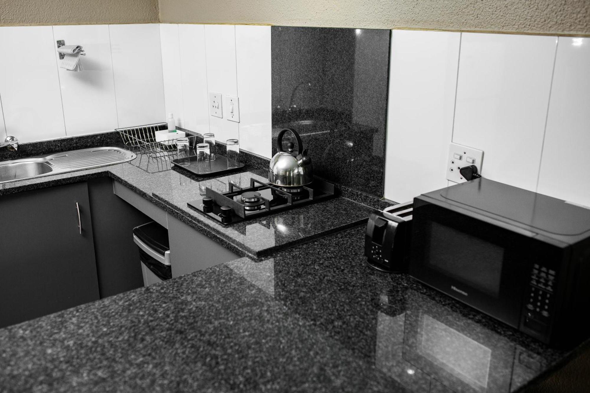 Vetho 2 Apartments Or Tambo Airport Kempton Park Exterior foto